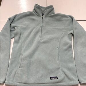 Patagonia women’s medium 1/4 zip pull over thermal green